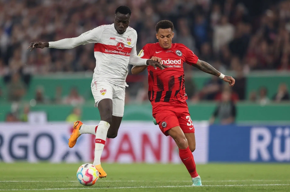 九游体育亚洲官网-斯图加特主场不敌法兰克福，遭遇失利