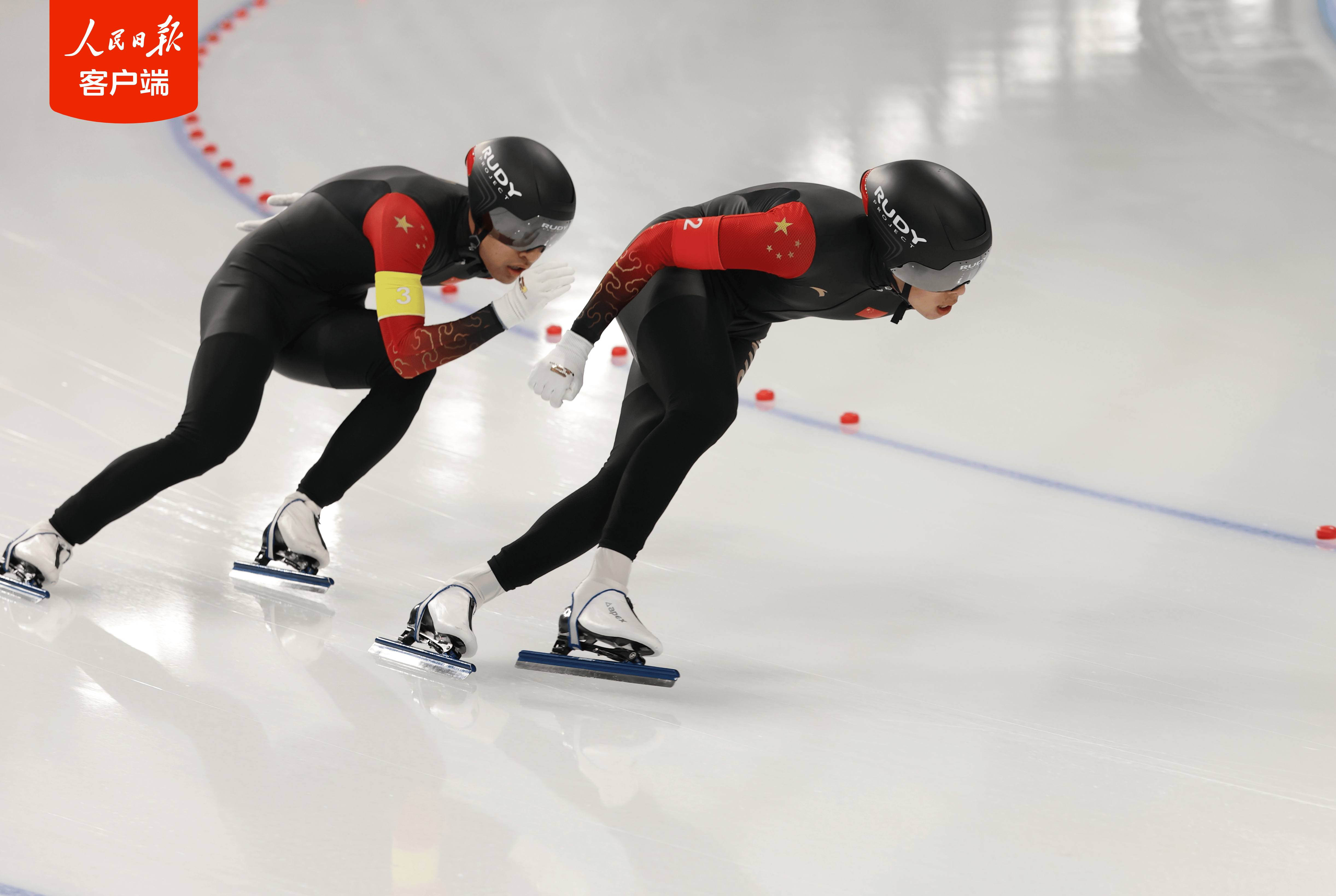 九游体育网页版入口-短道速滑冠军问鼎，速度无敌