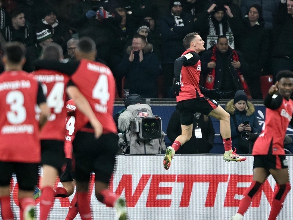 门兴格拉德巴赫爆冷胜出，科隆陷入困境