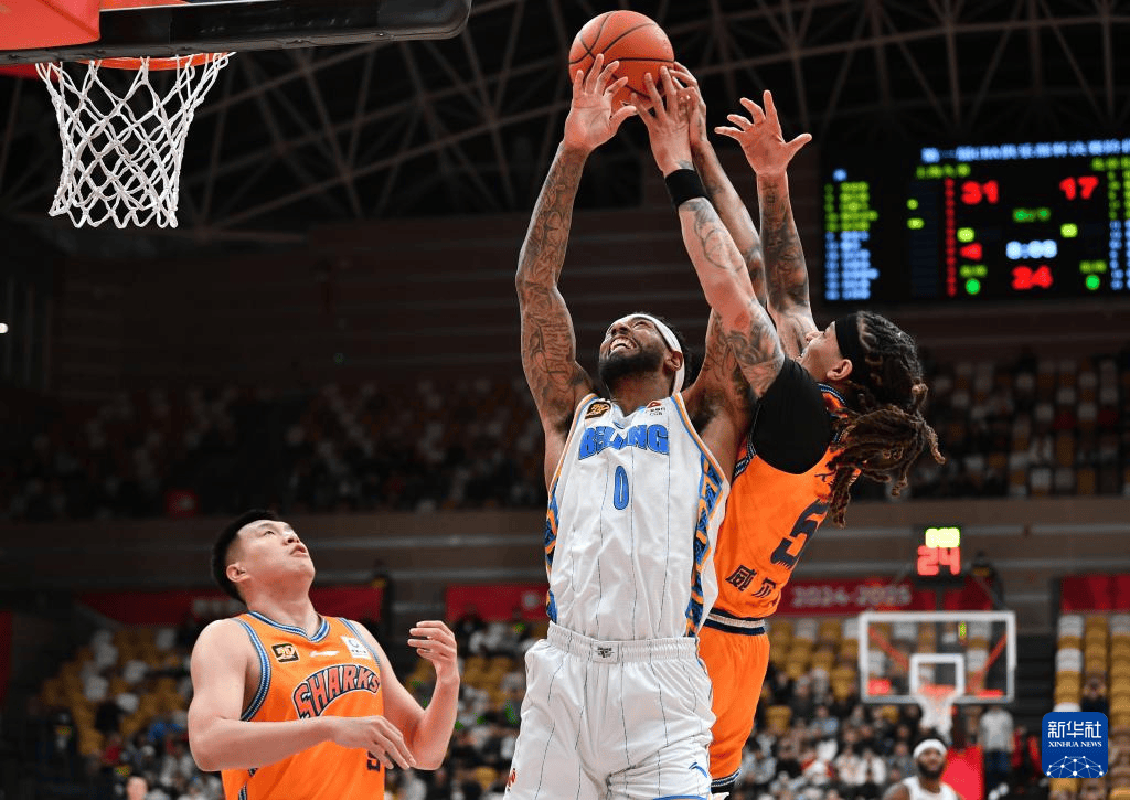 九游体育入口-精彩比赛中球队击败强大对手