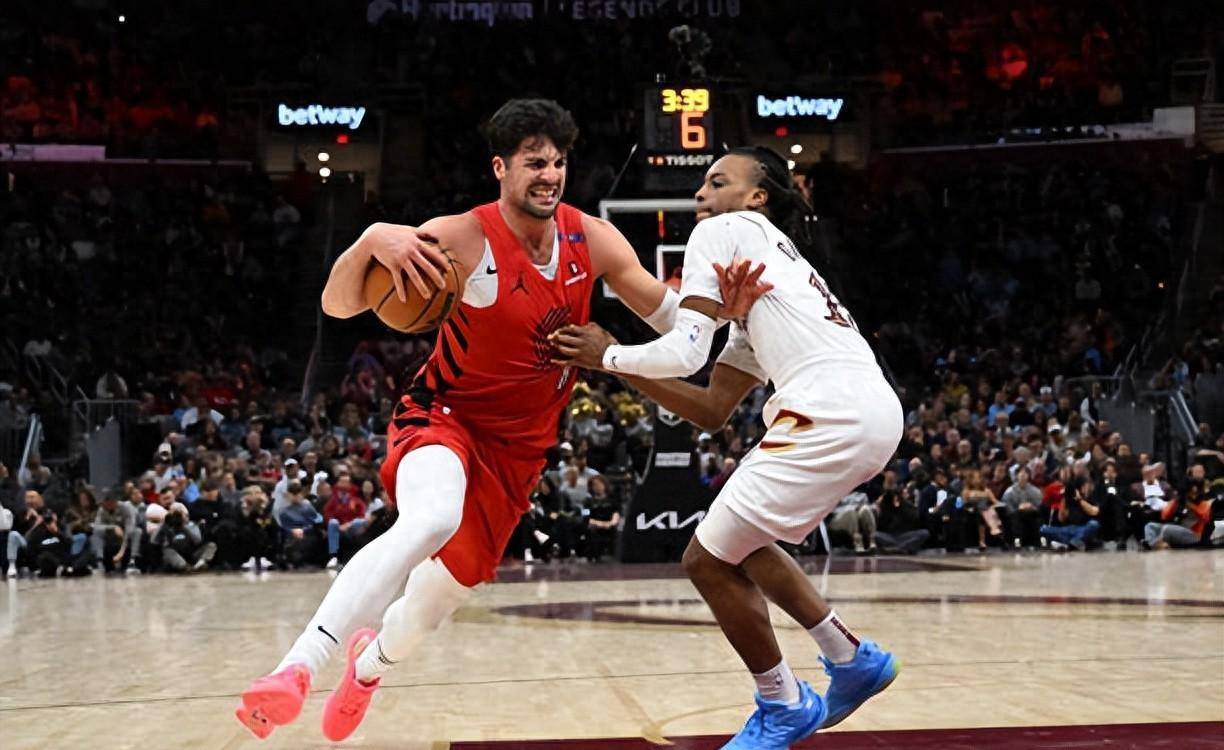 九游体育亚洲官网-开拓者队在主场逆转战胜骑士队