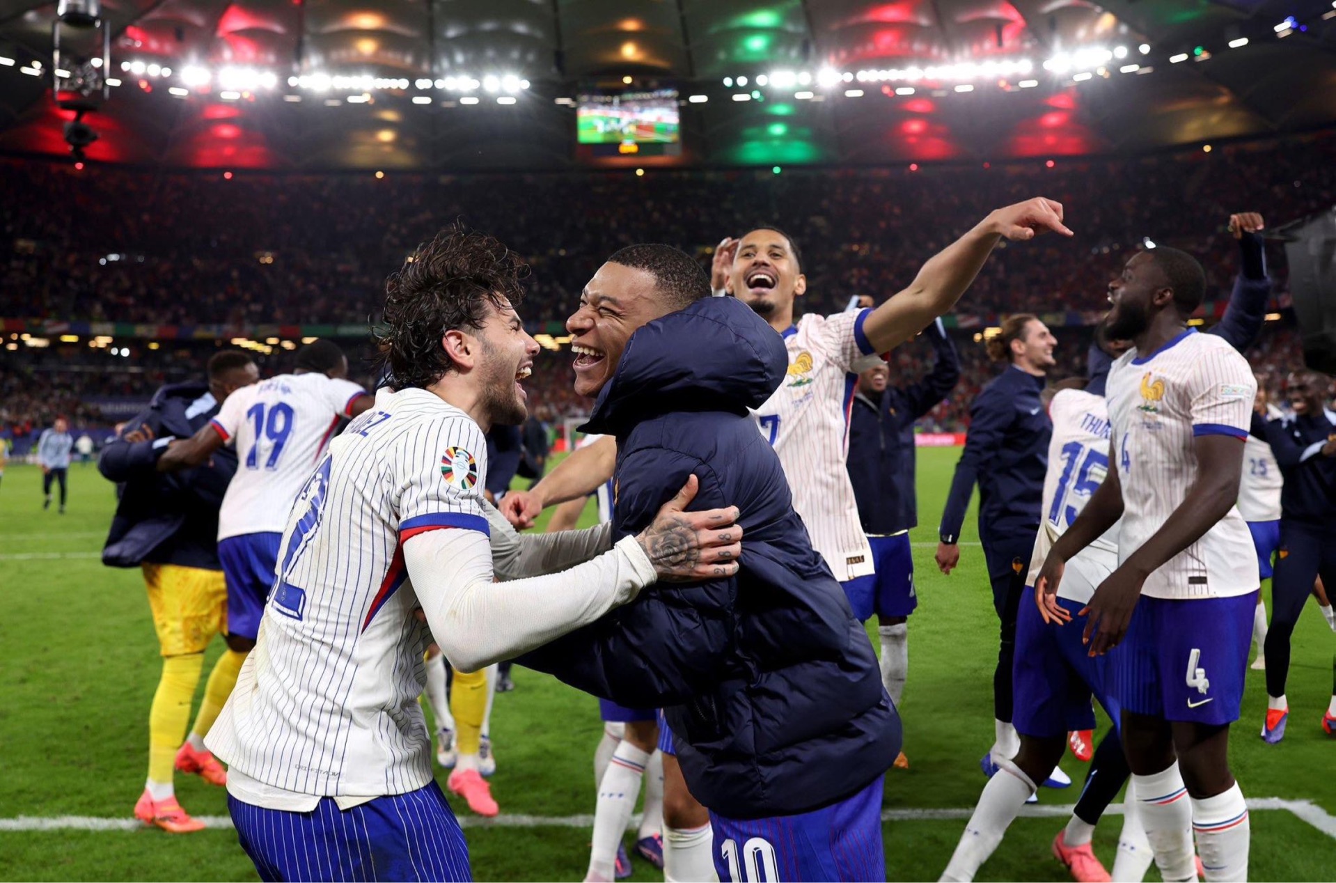 法国队凭借强大实力领跑小组 法国队凭借强大实力领跑小组