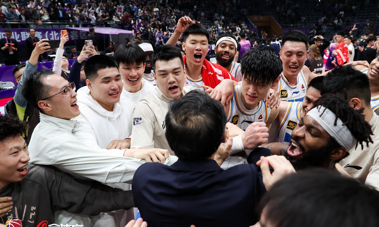 九游体育官方入口-新赛季开启，各队不知疲倦地冲刺，球场上精彩纷呈！