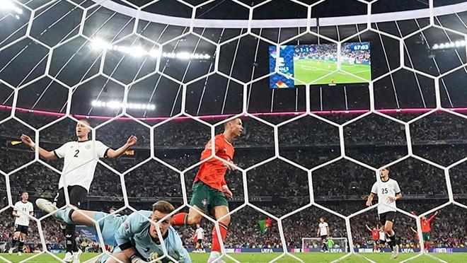 九游体育-包含罗马尼亚球员表现亮眼，成功晋级欧国联半决赛的词条