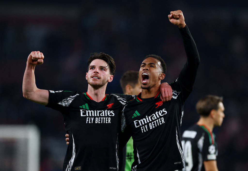 埃因霍温客场逆转击败柏林赫塔