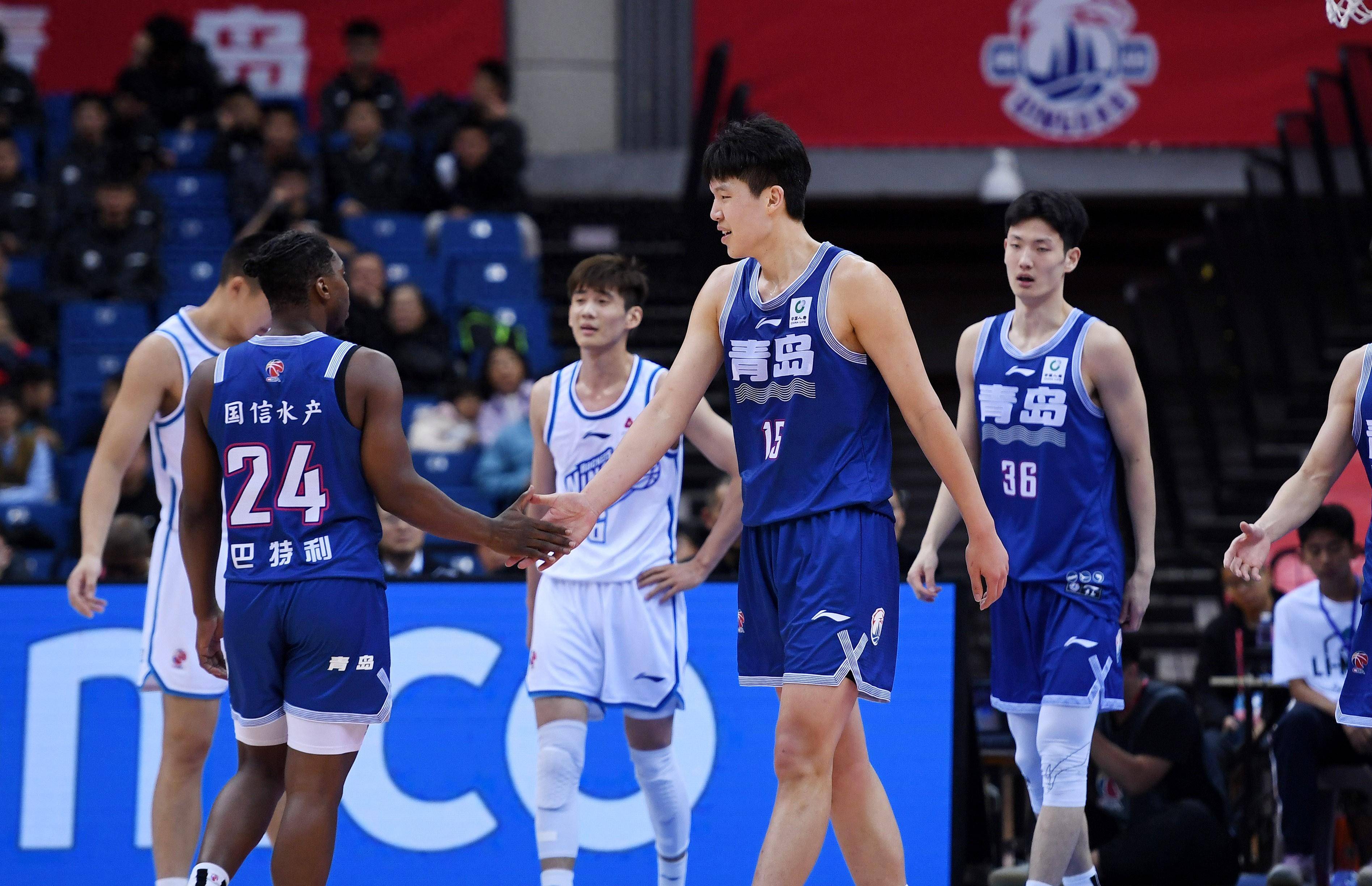 青岛男篮客场逆袭,取得关键胜利 青岛男篮客场逆袭,取得关键胜利