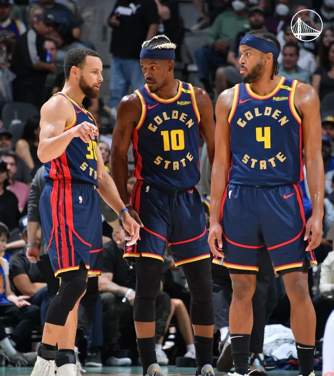 九游体育在线-勇士大胜骑士，克雷四节狂砍42分