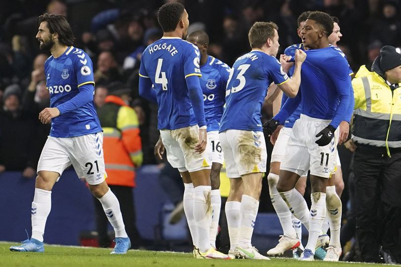 埃弗顿主场不敌阿森纳，遭遇低谷的简单介绍