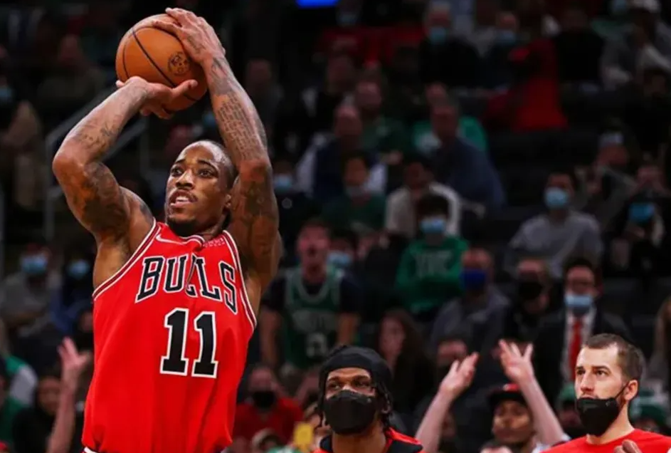 公牛队大胜，斯蒂文森防守高效