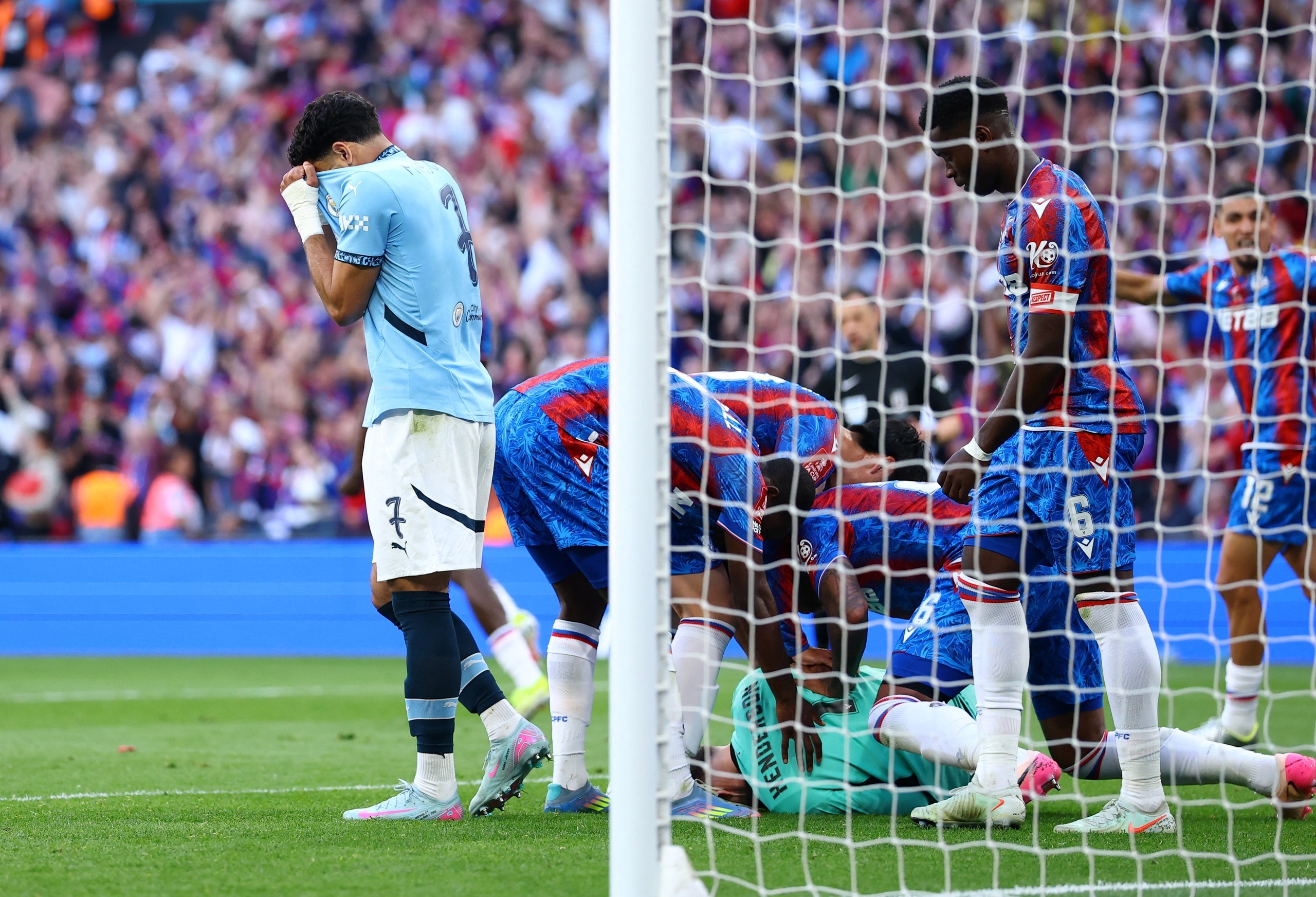 九游体育官方登录入口-包含曼城客场对决狼队，能否全身而退？的词条