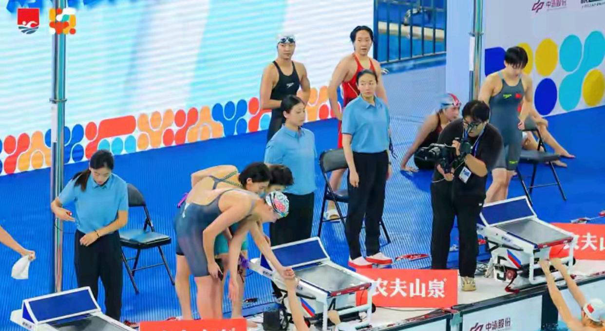 中国游泳选手再次夺冠，稳坐榜首！