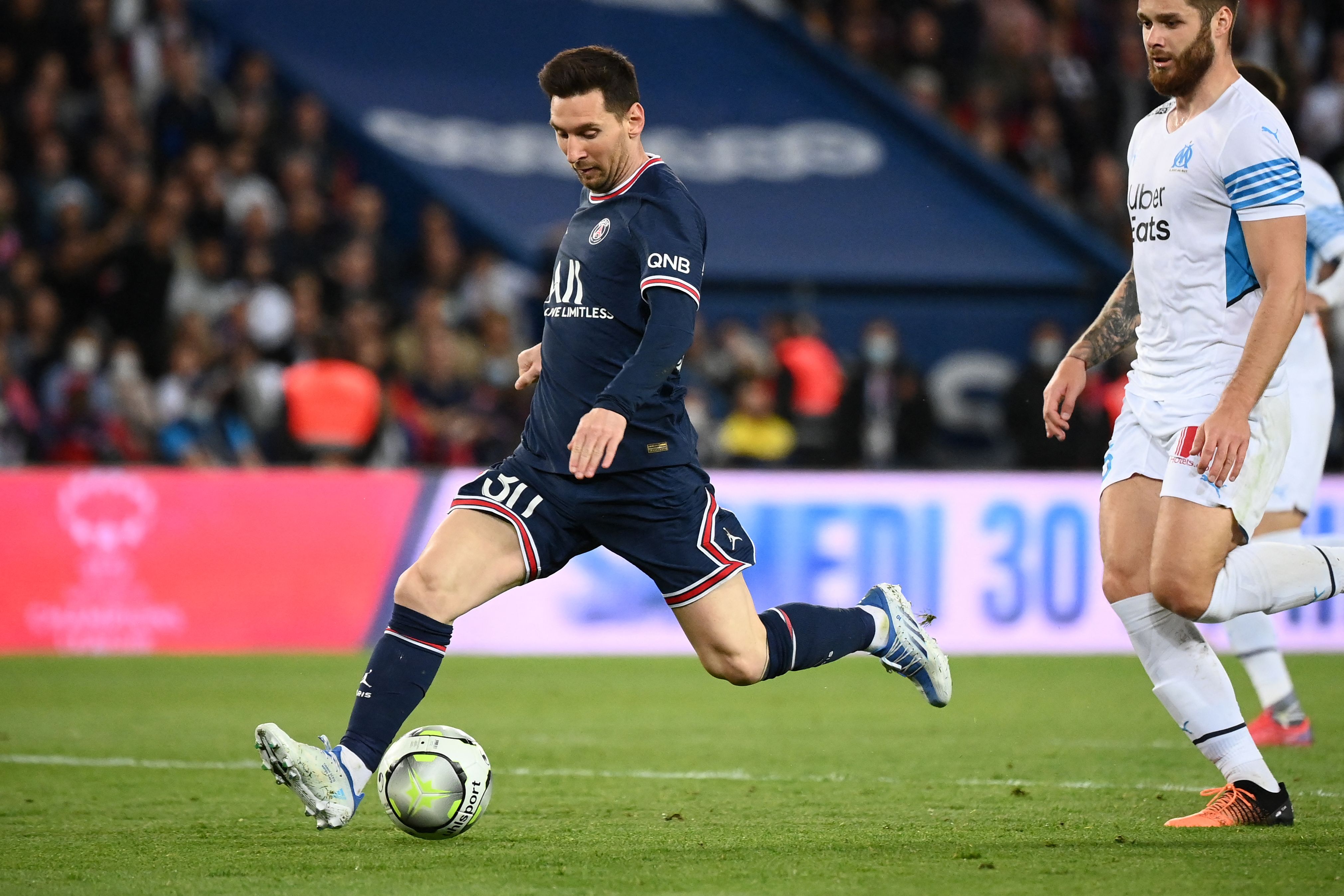 九游体育官网入口-巴黎圣日耳曼大获全胜，领跑法甲联赛的简单介绍